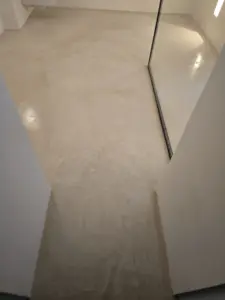 Suelo de revestimiento continuo acabado en Mortex